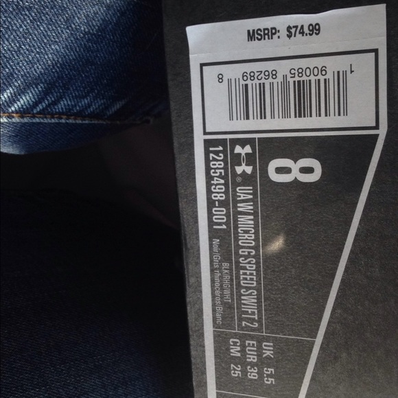 Brand new Woman's Under Armour shoes - Picture 5 of 6